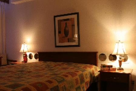 Executive Inn Express Vancouver Airport Richmond Room photo